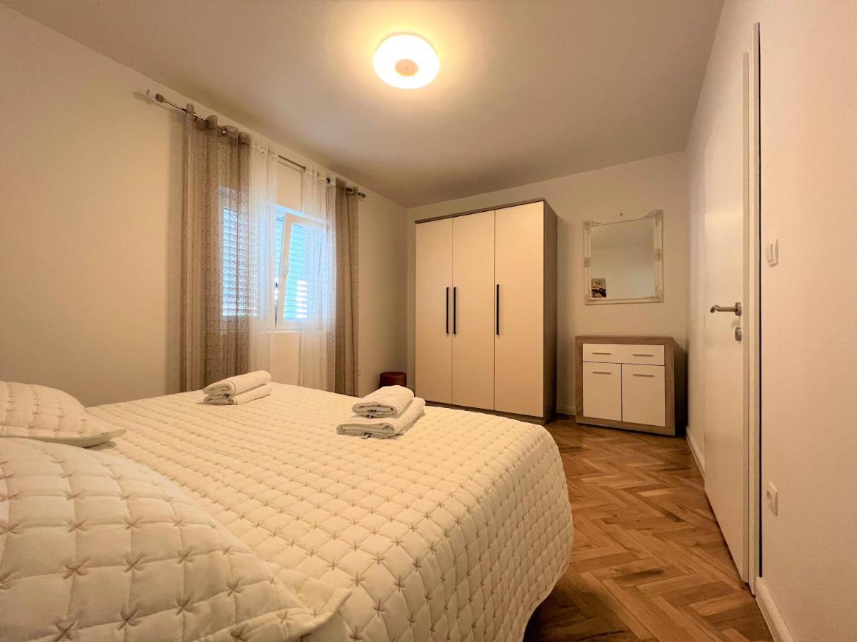 Apartment Makarska Esterno foto