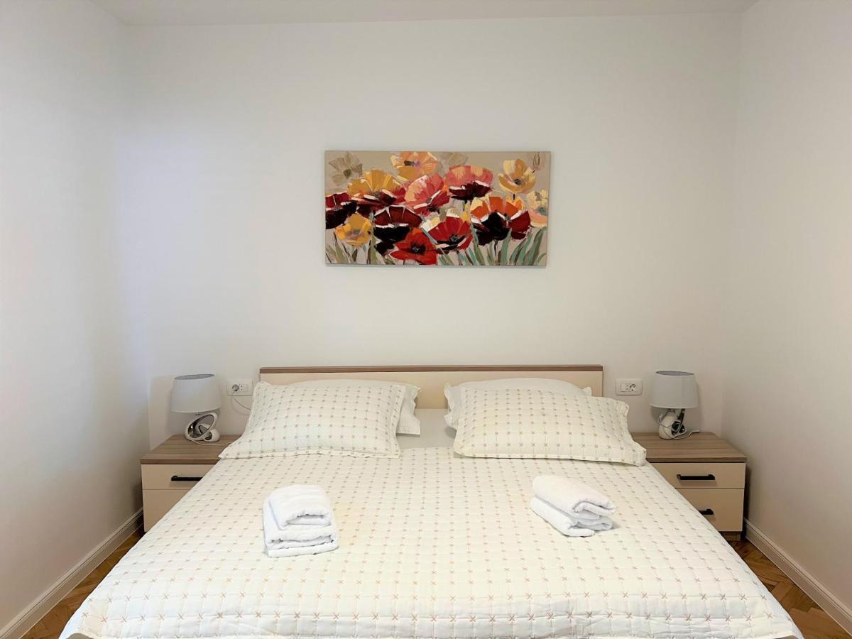 Apartment Makarska Esterno foto