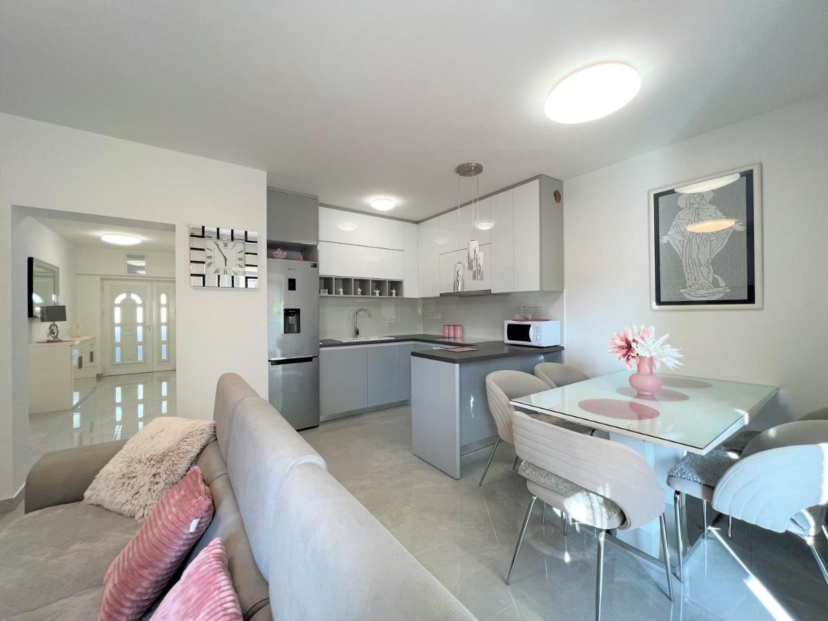 Apartment Makarska Esterno foto