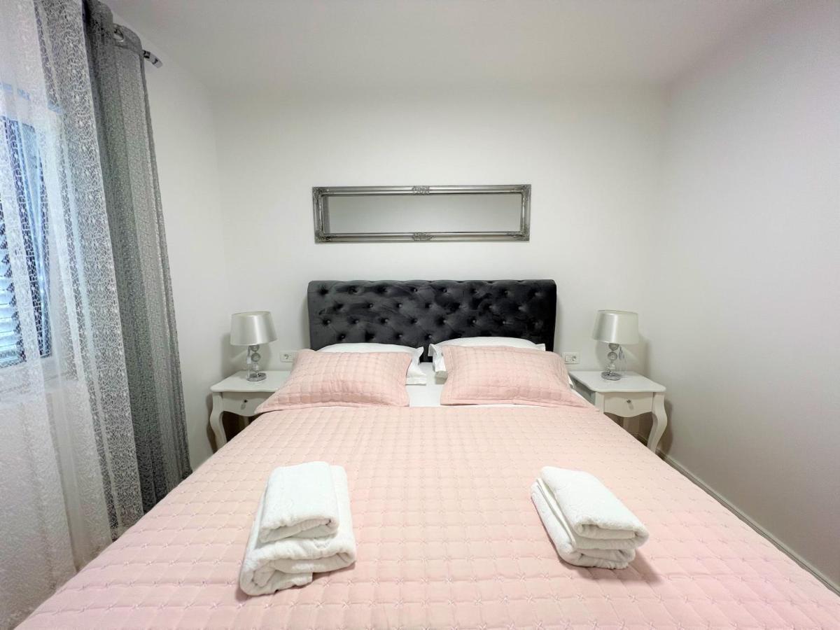 Apartment Makarska Esterno foto