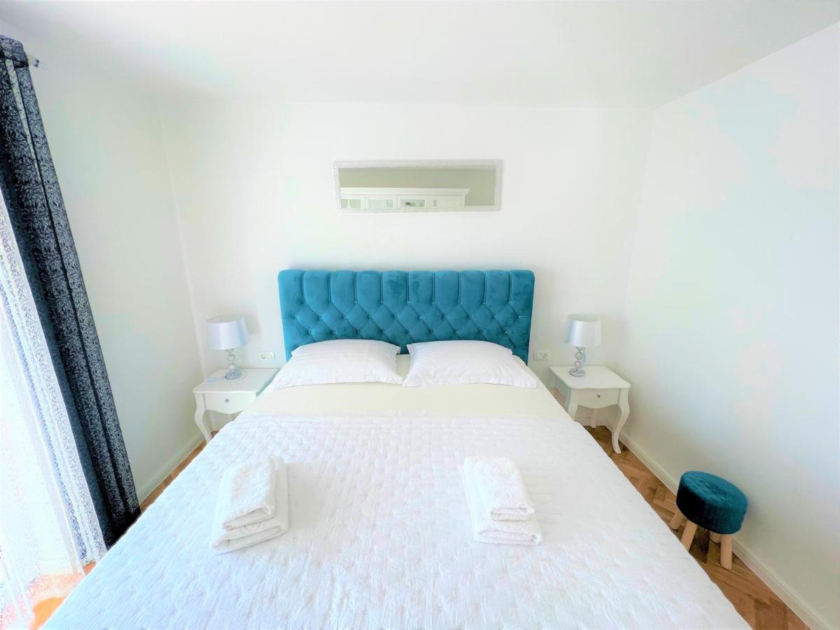 Apartment Makarska Esterno foto